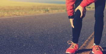Jambes lourdes : 5 astuces pour vous aider